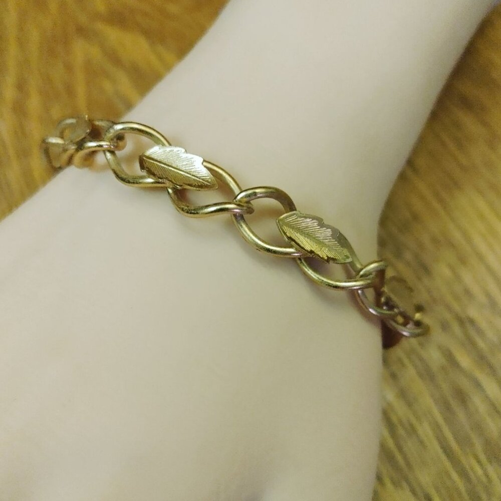 Leaf Link Chain Bracelet Mid Century Modern Brushed Gold Tone Fold Over Clasp